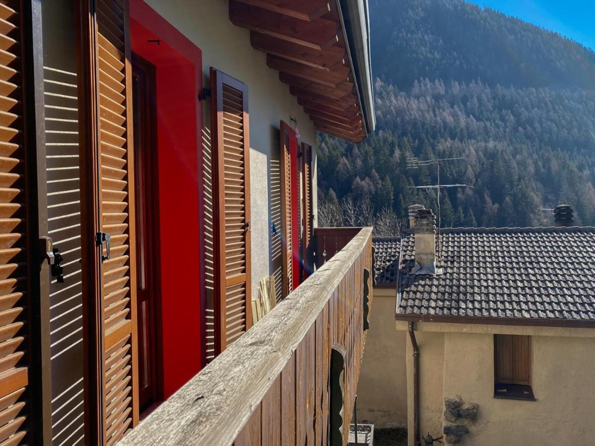 Mansarda Corno D'Aola Apartment Ponte Di Legno Exterior photo